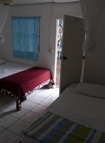 Luna International Hostel Эстели Экстерьер фото